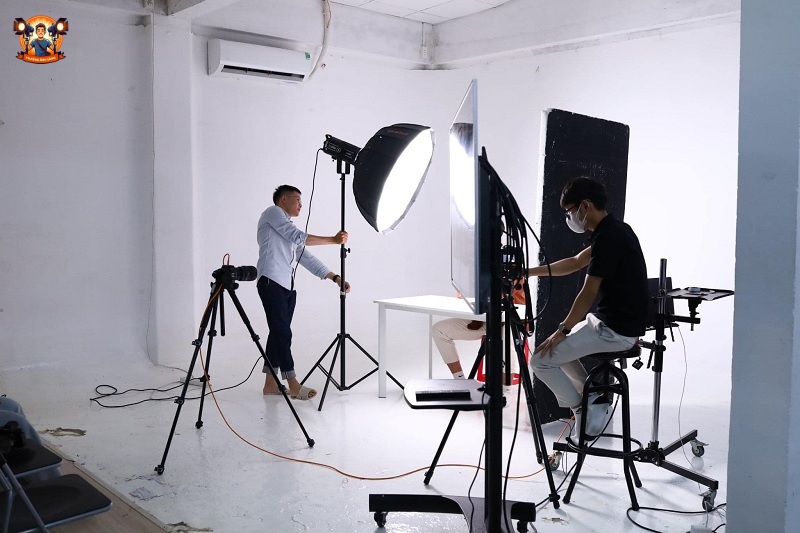 Thiết Bị Máy Ảnh - Đơn vị cung cấp dịch vụ Setup đèn chụp Studio​ chuyên nghiệp