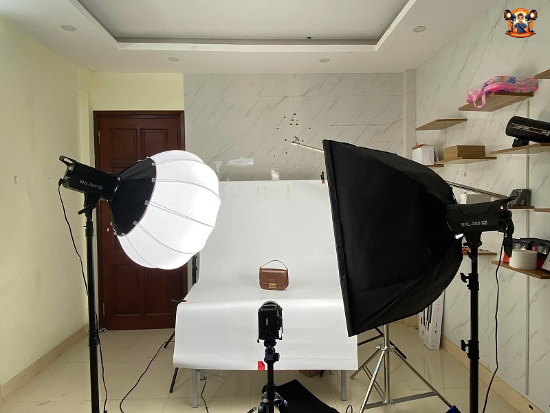 So sánh đèn Led BOKELAI BK-300BI và Marklive 200x