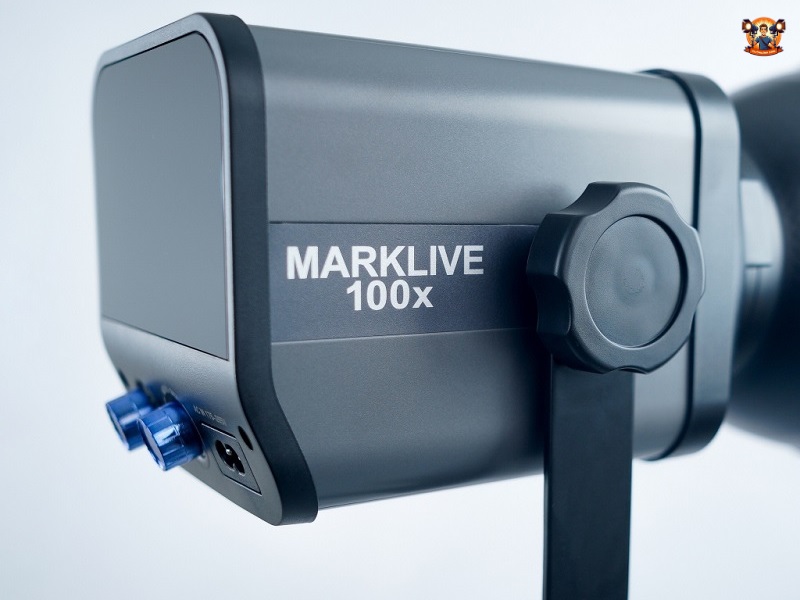 đèn Marklive 100x và Godox SL60W