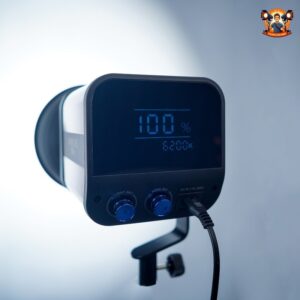 So sánh đèn Marklive 100x và đèn Amaran 100X